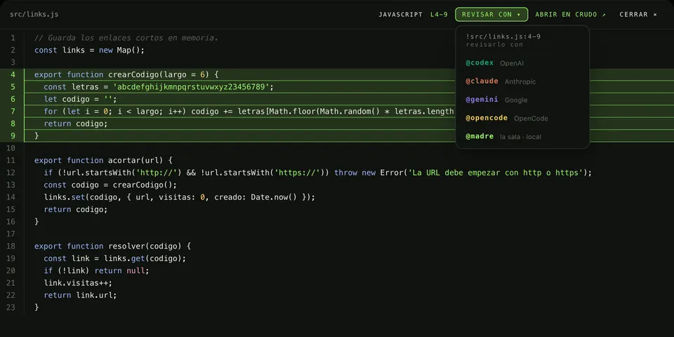 El visor de MADRE 0.5.1 con src/links.js abierto y resaltado. Las líneas 4 a 9, la función crearCodigo, están seleccionadas, y el menú REVISAR CON muestra !src/links.js:4-9 y la lista de agentes: @codex, @claude, @gemini, @opencode y @madre.